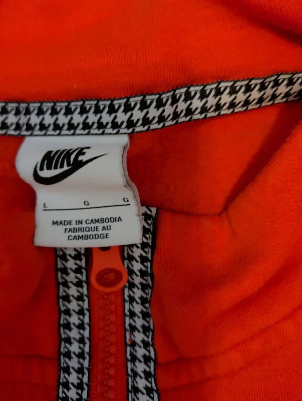 Nike bright red